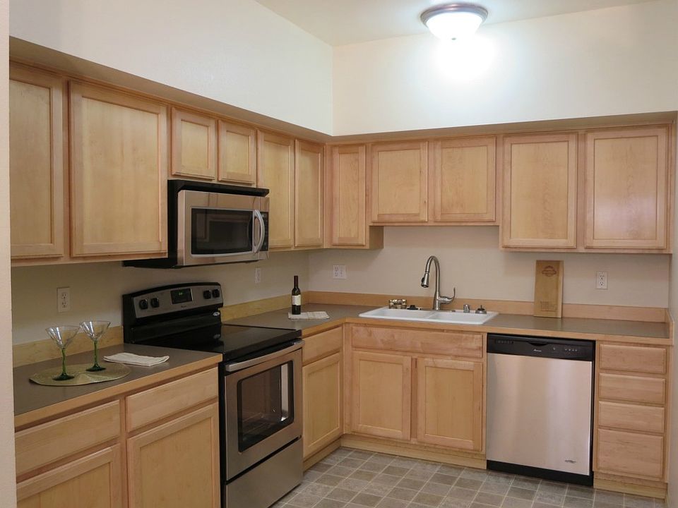 1st image of 701 Harrington Pl SE Unit 1137