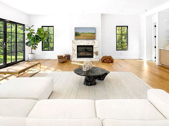 5th image of 6 Trails End Rd