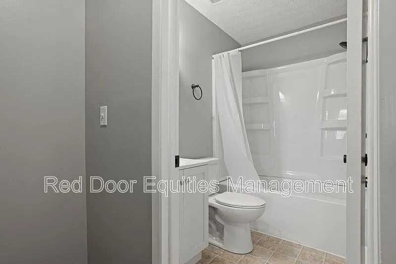 250 Angle St — Photo 4