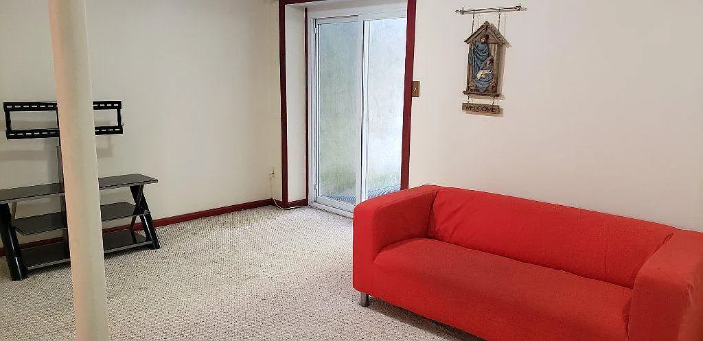 3 bed, 3.5 bath, 1954 sqft, $3,200 — Photo 3