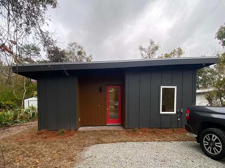 117 Ocean Blvd — Photo 1
