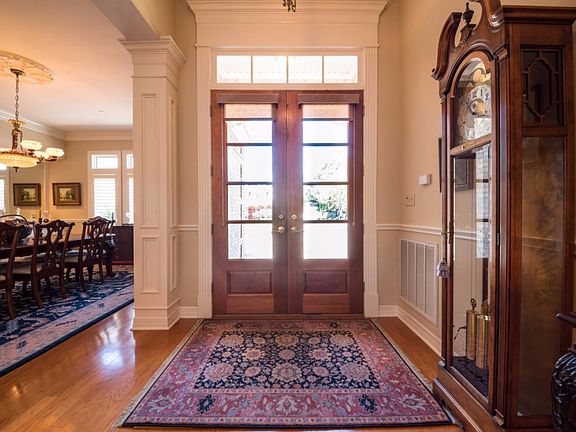 4th image of 2709 River Oaks Dr