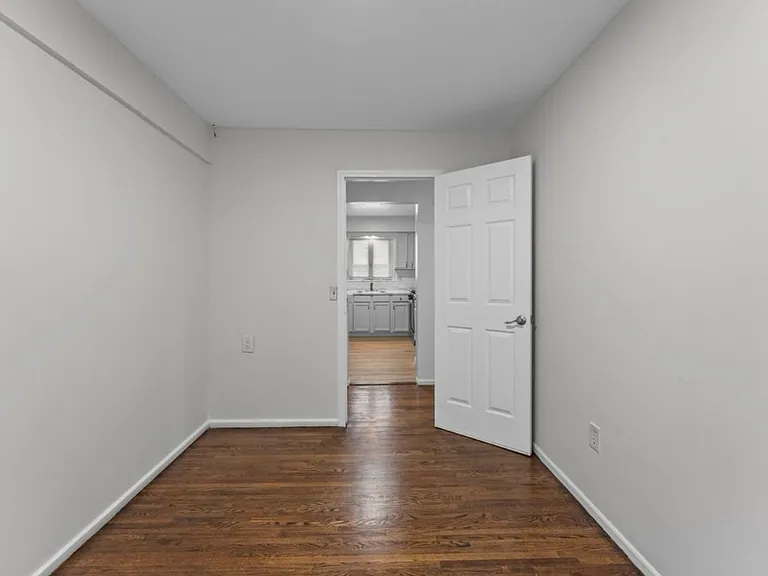2763 Morris Ave #B — Photo 17