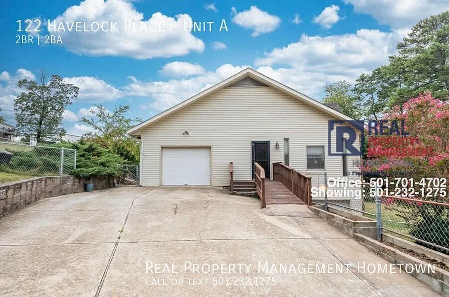 Charming 2 Bedroom Duplex in Hot Springs Convenient Location & Comfortable Living — Photo 4