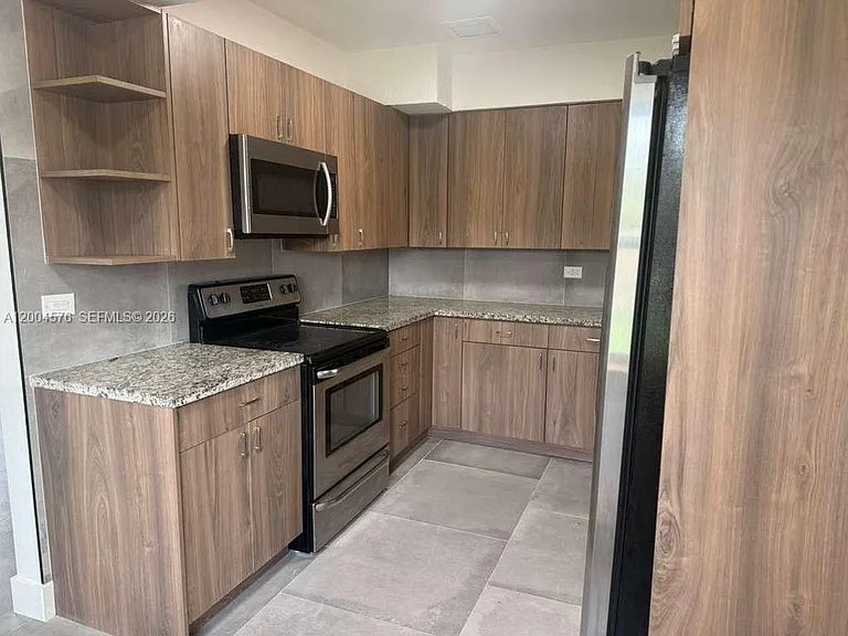 14240 S Biscayne River Dr — Photo 3