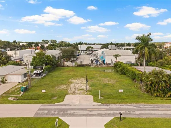 3195 CONNECTICUT AVE, NAPLES, FL 34112