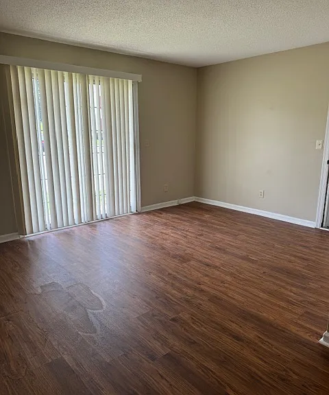 511 Mystic Dr #A — Photo 2