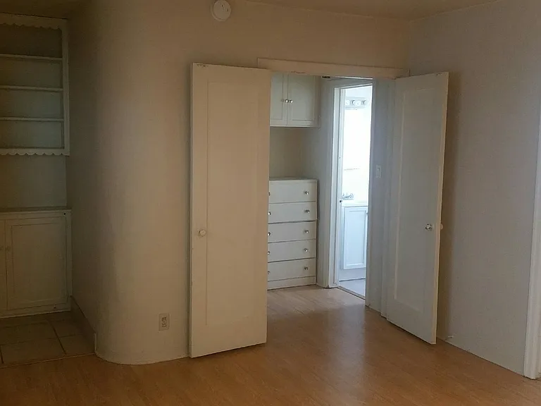 Built-ins & book shelf