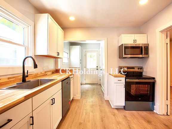 2nd image of 32 19th St