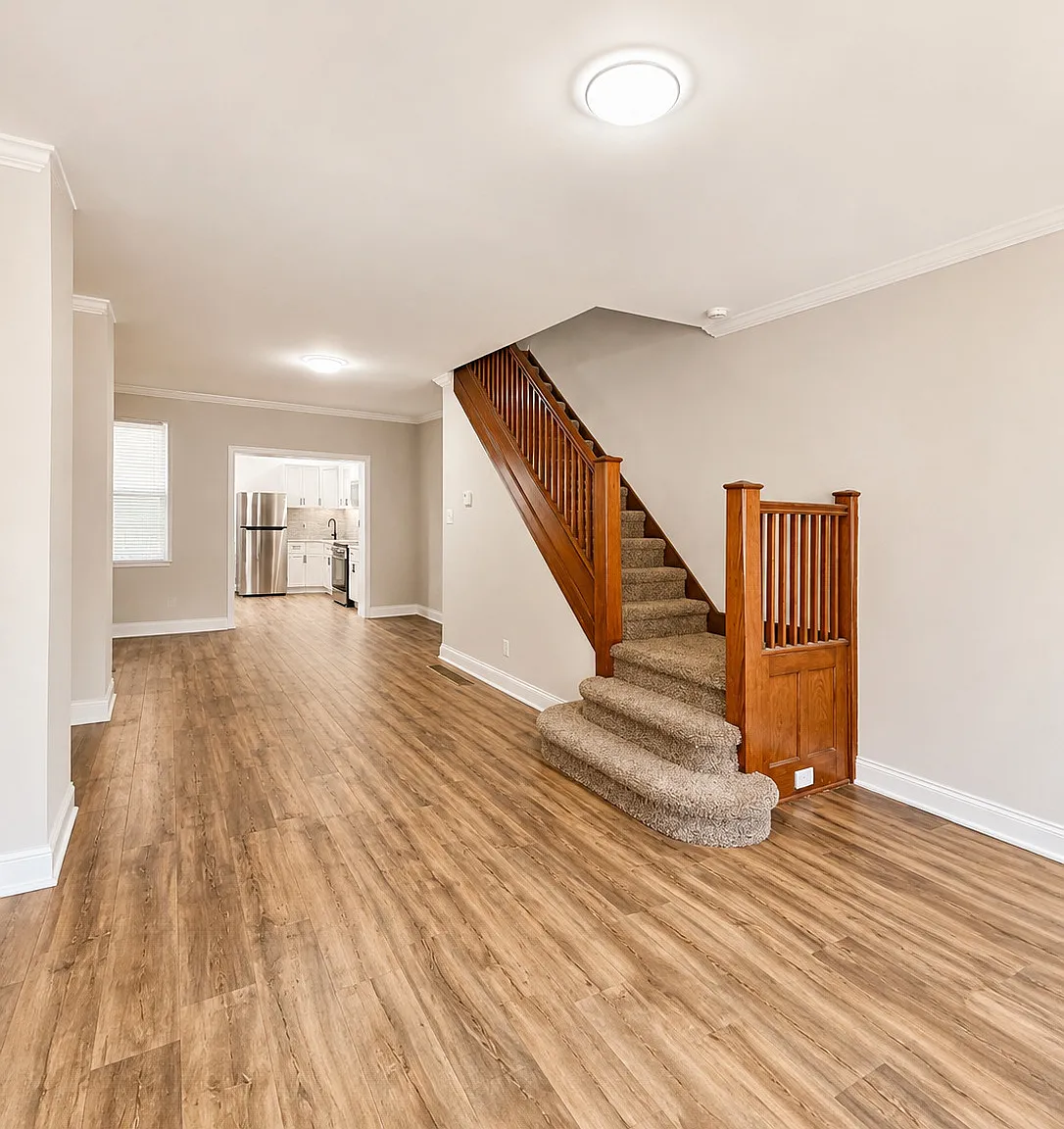 3-Bedroom Harrowgate Townhouse with Large Backyard — Photo 3