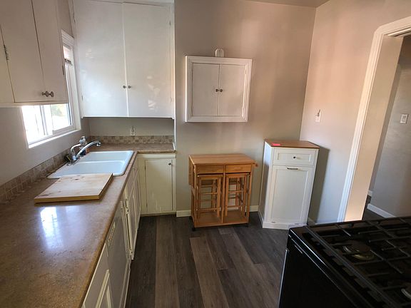 3rd image of 1095 Mira Mar Ave