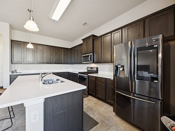 4th image of 1701 Long Meadow Rd