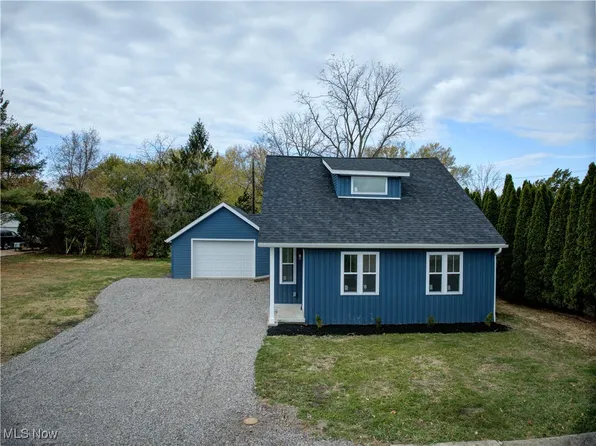 212 Claremont Rd, Vermilion, OH 44089