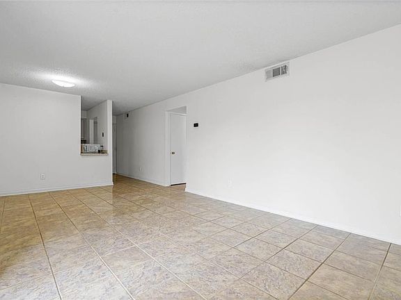 4th image of 119 Riverbend Dr #119