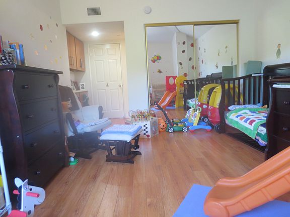 5th image of 1141 N Columbus Ave APT 302
