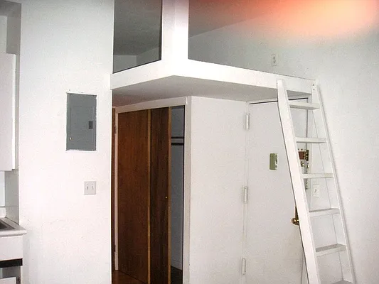 Rented by Sky Management | media 70