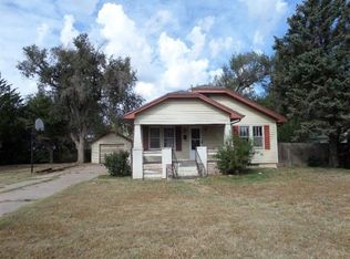 707 W C St, Plains, KS 67869