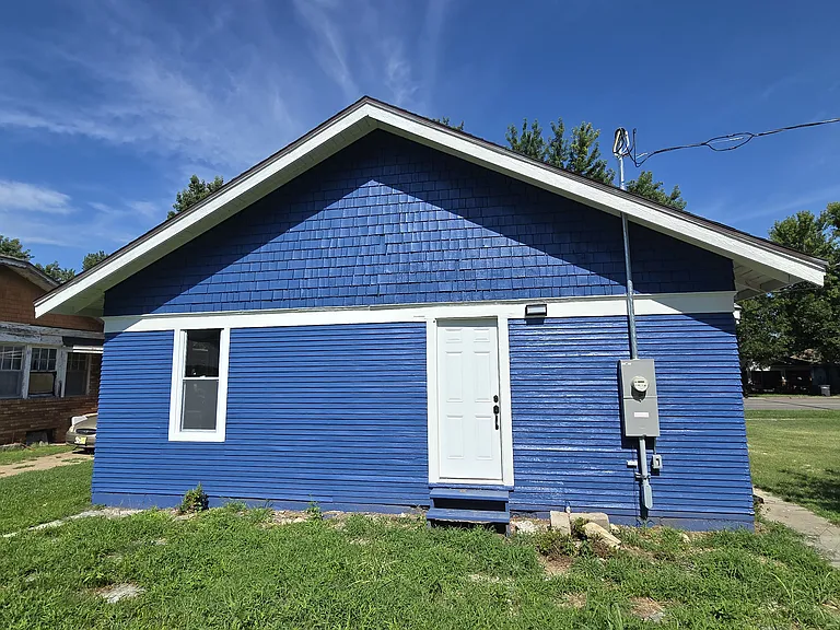 1202 N Summit St — Photo 7