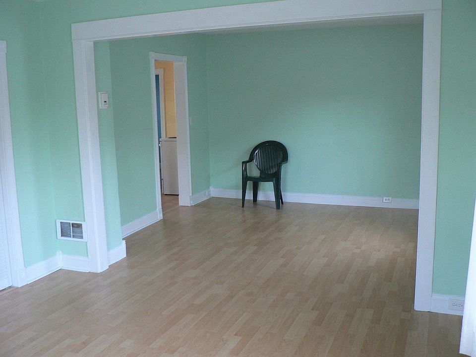 Front Unit Dining