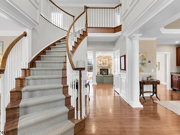 4th image of 25 Carriage Way