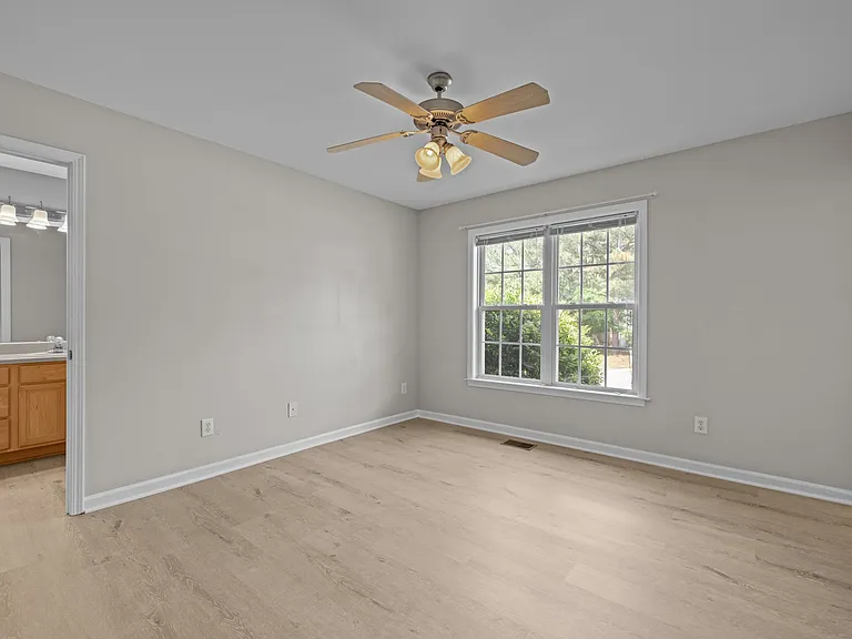 404 Foxbridge Ct — Photo 28