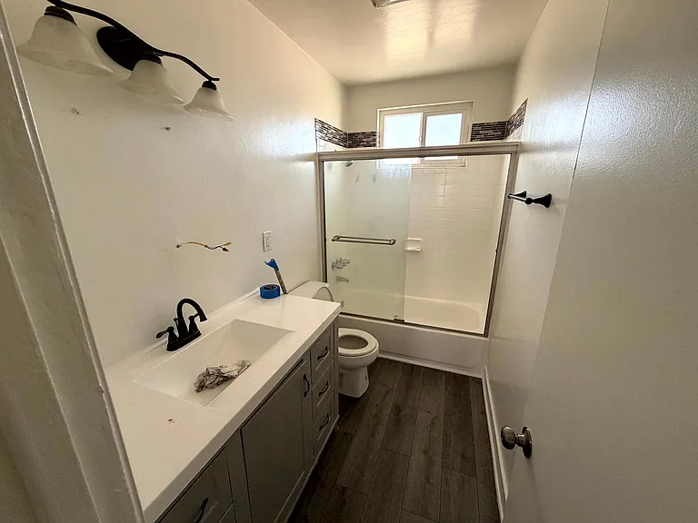 1335 Stanley Ave — Photo 6
