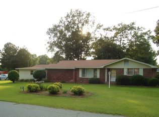 217 E Lewis St, Cochran, GA 31014