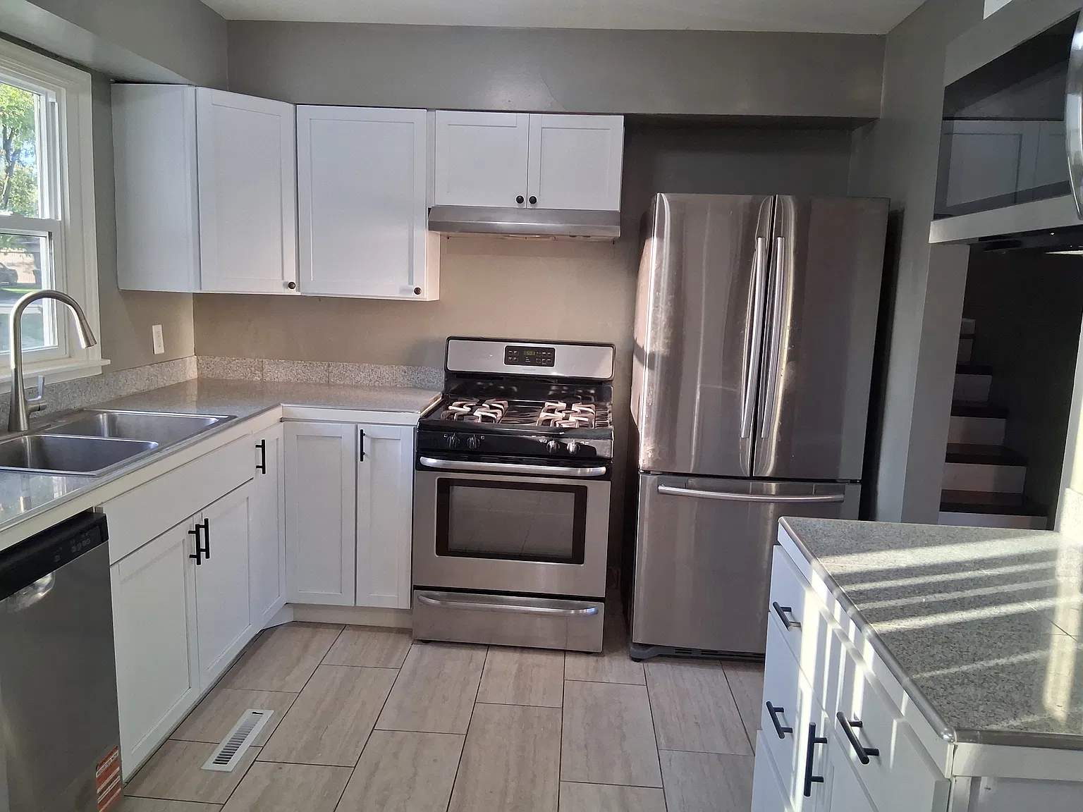 3 bed, 1.5 bath, 1680 sqft, $2,250 — Photo 3