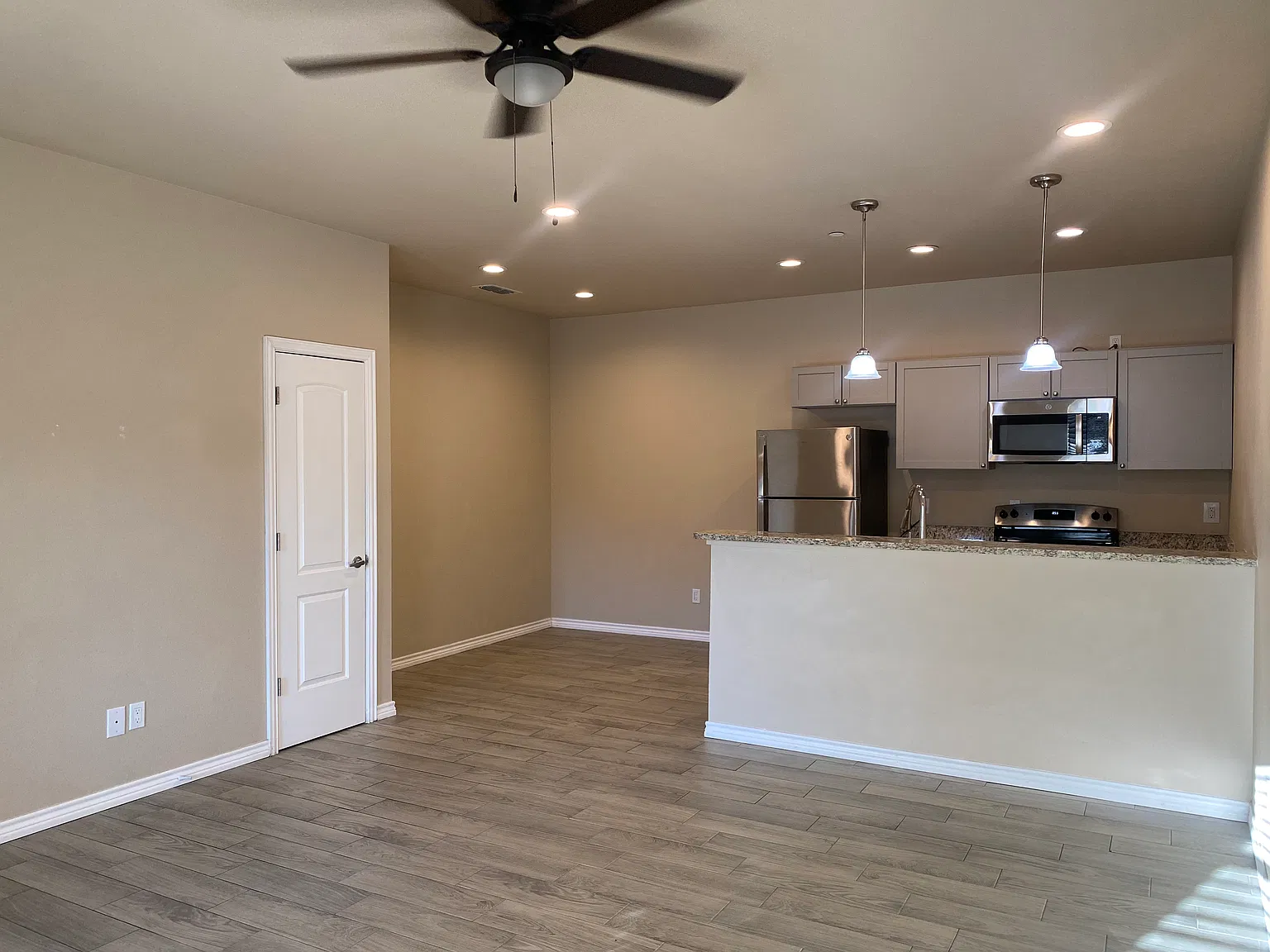 3 bed, 1029 sqft, $1,350 — Photo 4