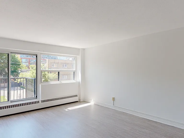 360 Frank St — Photo 20
