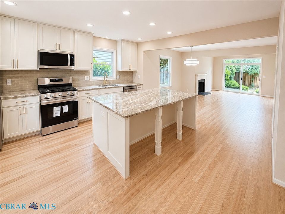 1st image of 8 Heatherfield Ct #8