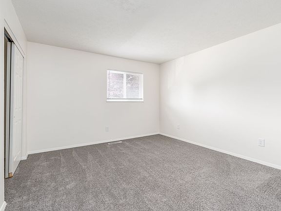 3rd image of 1366 Sheridan Dr APT F