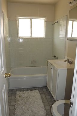 3rd image of 436 Sunnyside Ave