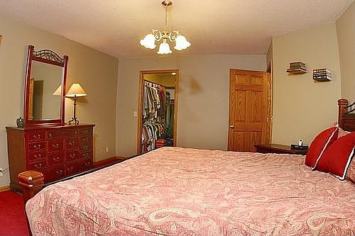 5th image of 522 Oak Park Cir