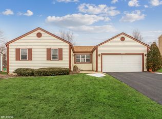 2043 University Dr, Naperville, IL 60565