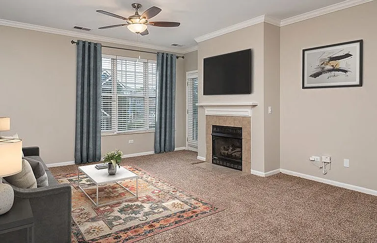 Glenmuir of Naperville Apartments — Photo 7