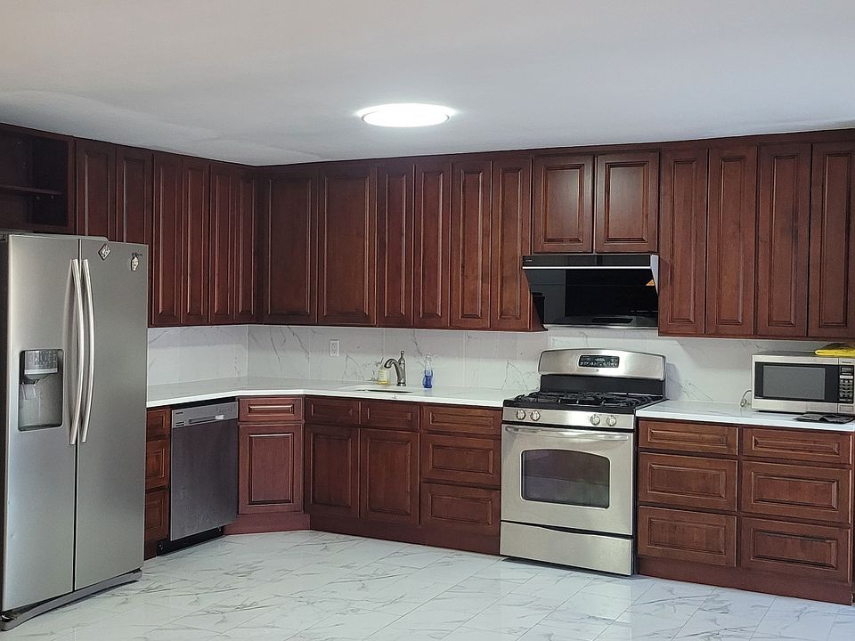 1st image of 31 Latourette Ln Floor 2