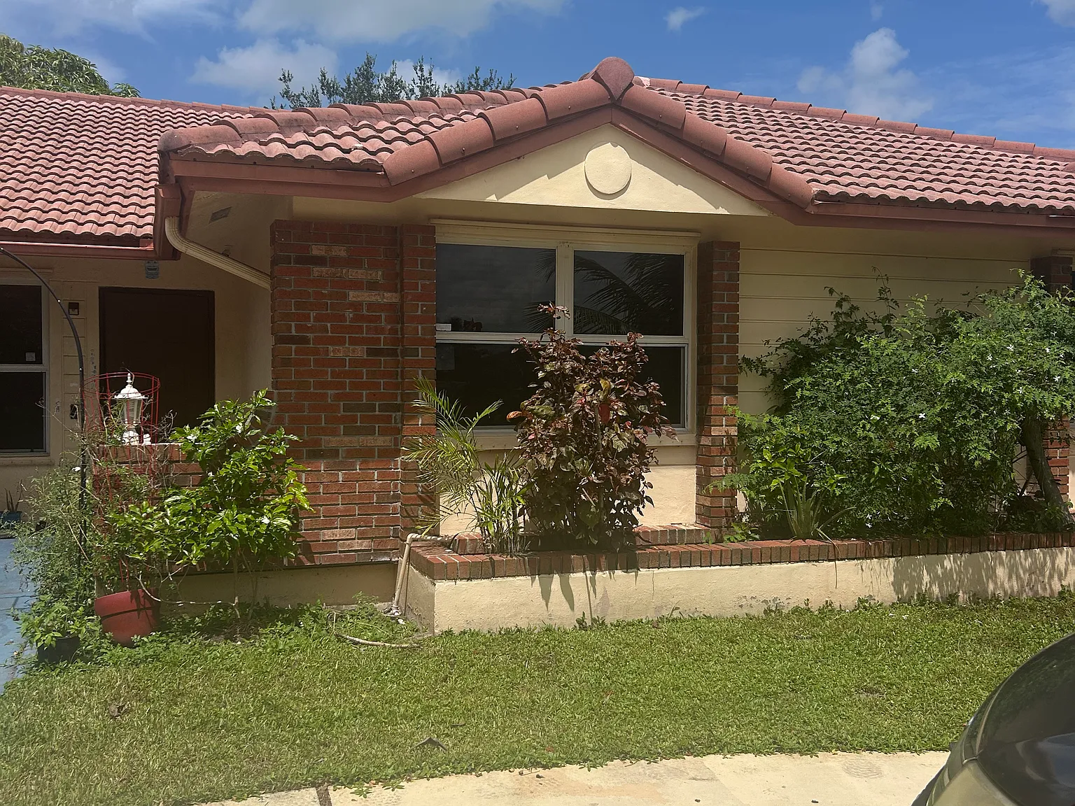 4 bed, 3200 sqft, $4,950 — Photo 3