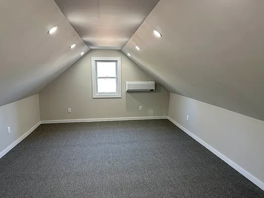 Rented by 18 REALTY | media 12