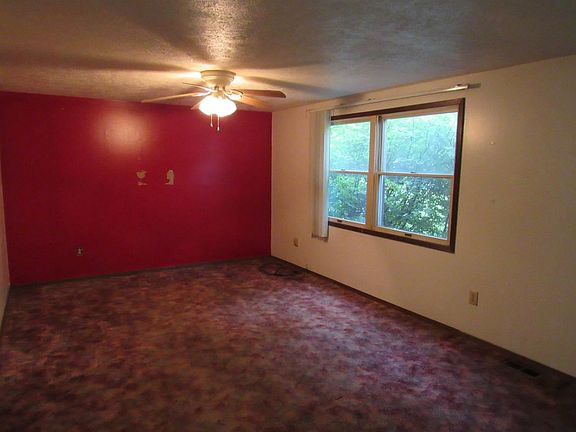 4th image of 17800 Lexington Dr