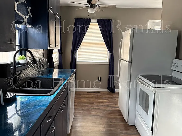 535 S Derby Ave — Photo 6