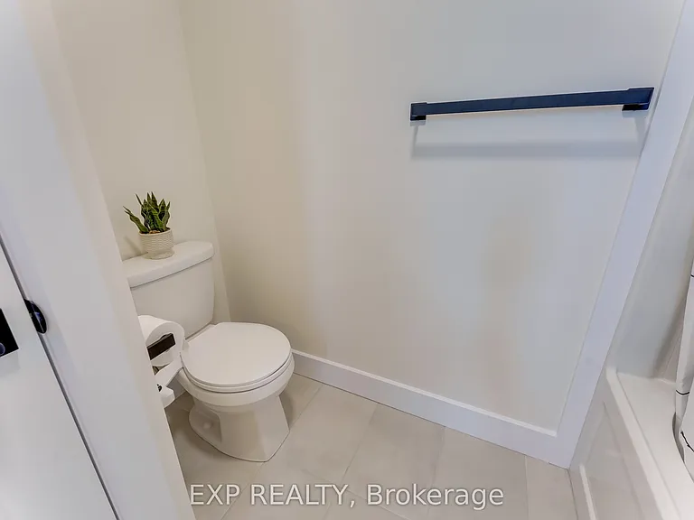 266 Hesselman Cres — Photo 31