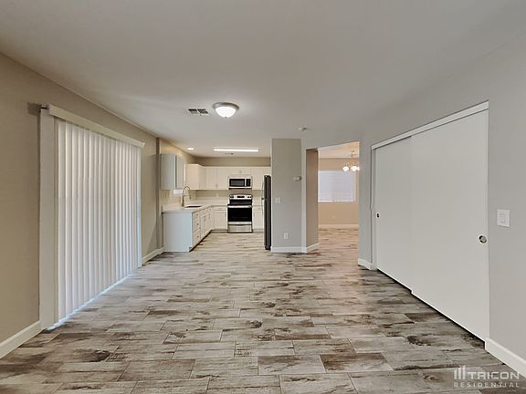 5th image of 10216 W Watkins St