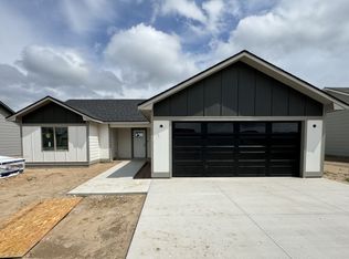 1306 Marboeuf Blvd, Dodge City, KS 67801