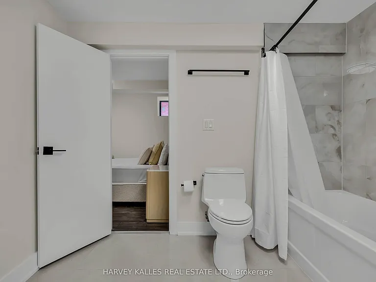 692 Richmond St W #3 — Photo 23