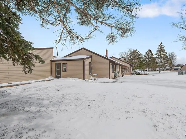 739 Village Blvd S, Baldwinsville, NY 13027