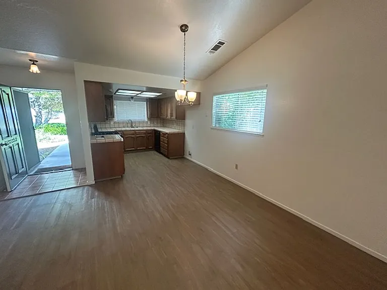 1231 W Whispering Pines Ct — Photo 3
