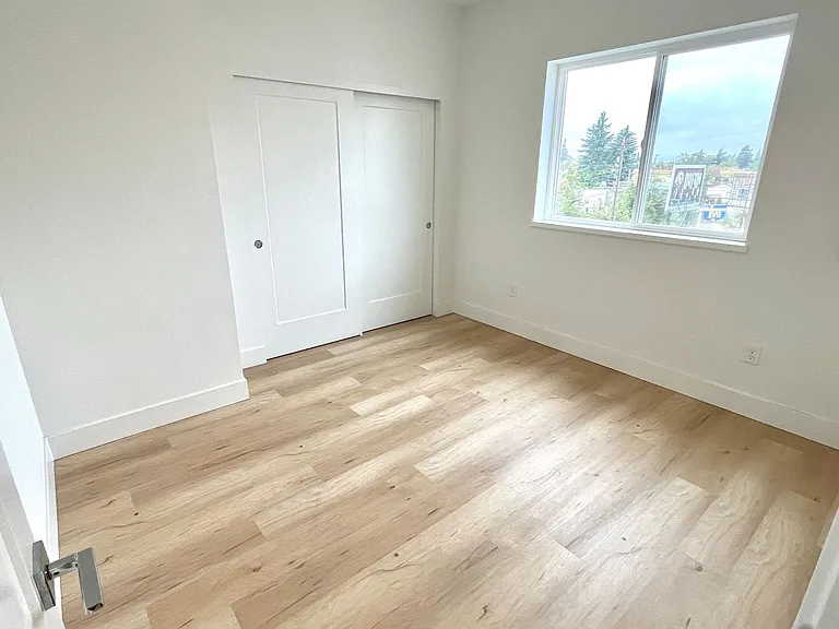 4415 SE 61st Ave — Photo 6