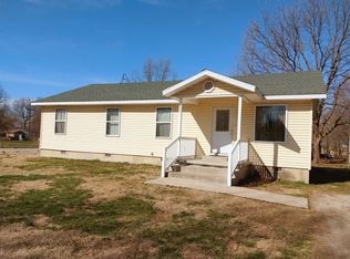 607 Jefferson St, Lamar, MO 64759
