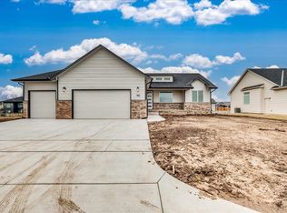 182 S Wellcrest St, Goddard, KS 67052